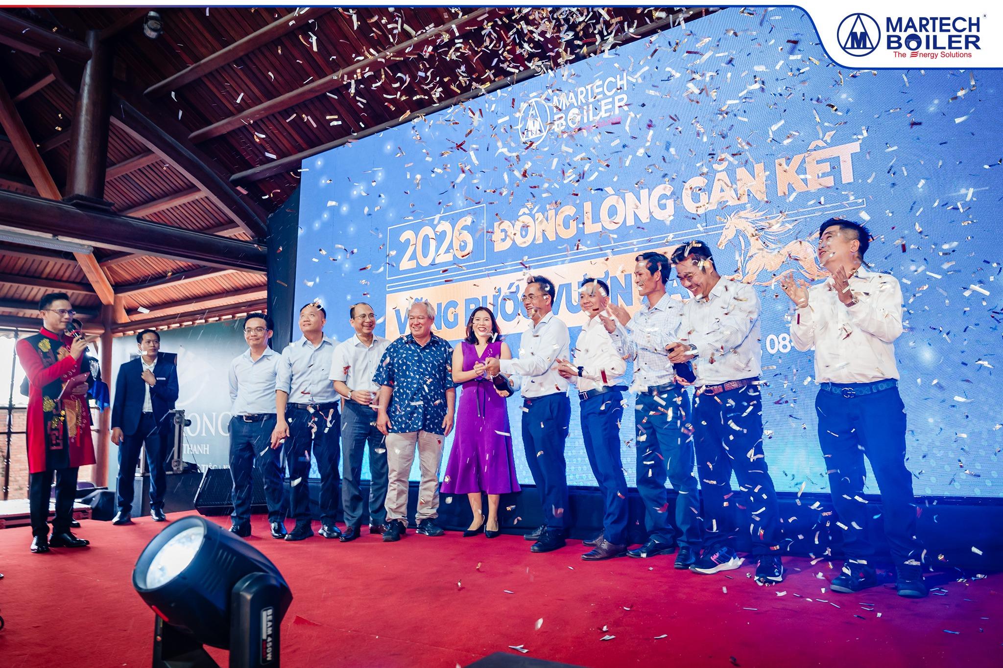 TẤT NIÊN 2025: GẮN KẾT & VƯƠN XA